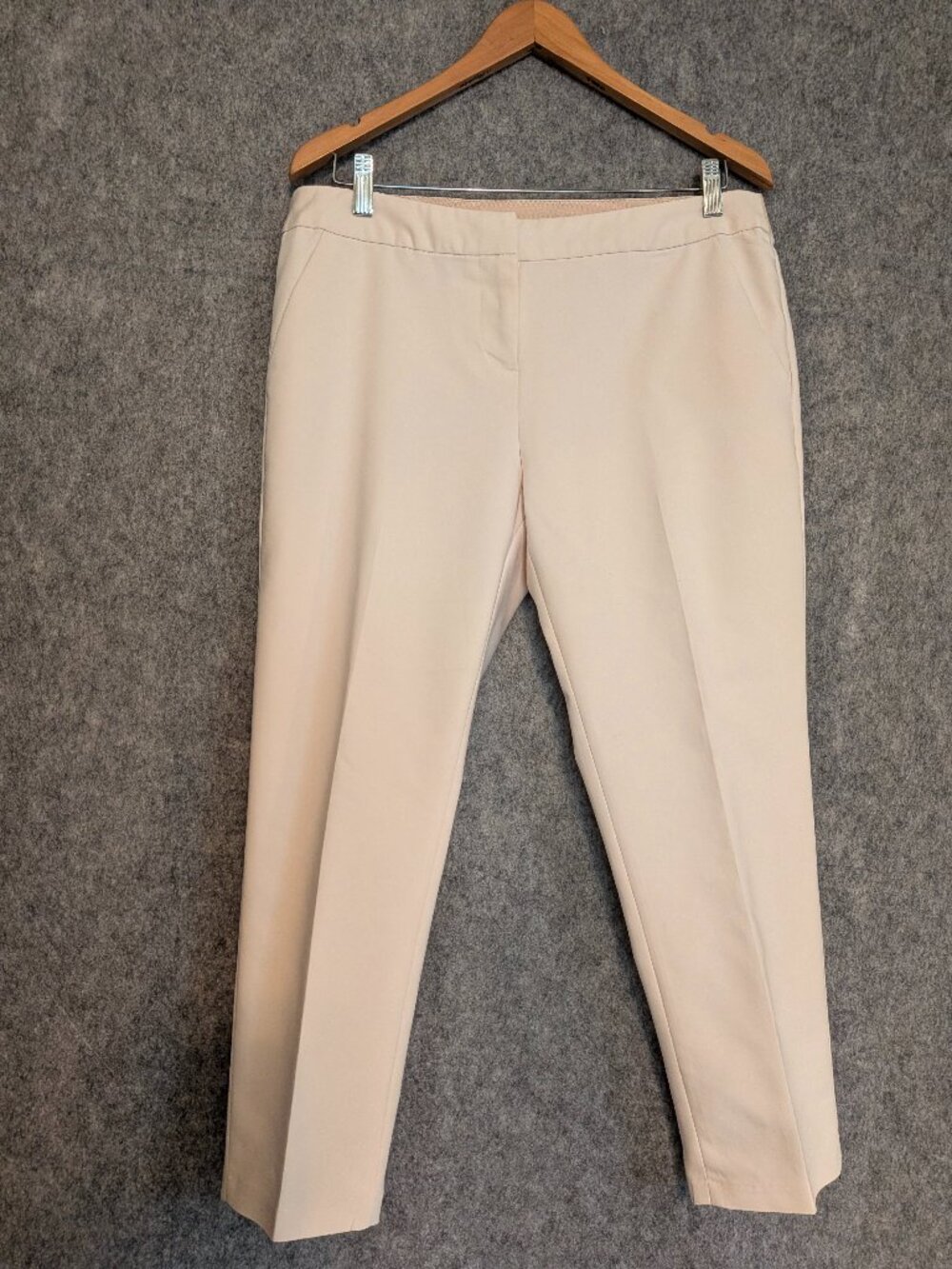 Amanda & Chelsea Tailored Cropped Blush Pants Size 10